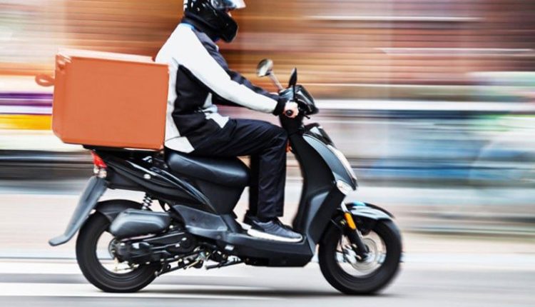 عمال التوصيل