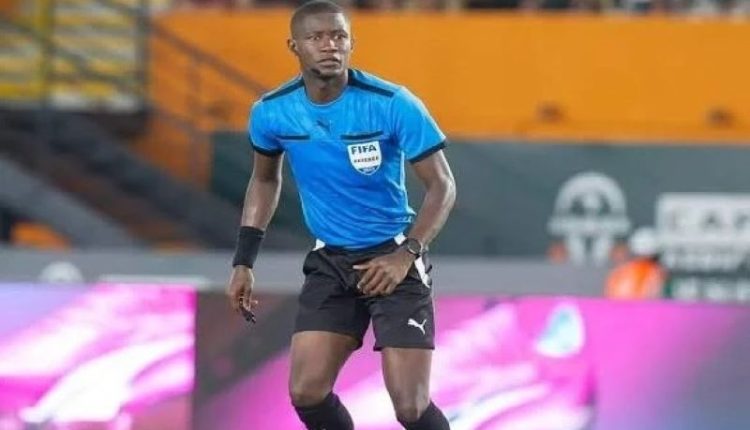 صفارة غابونية